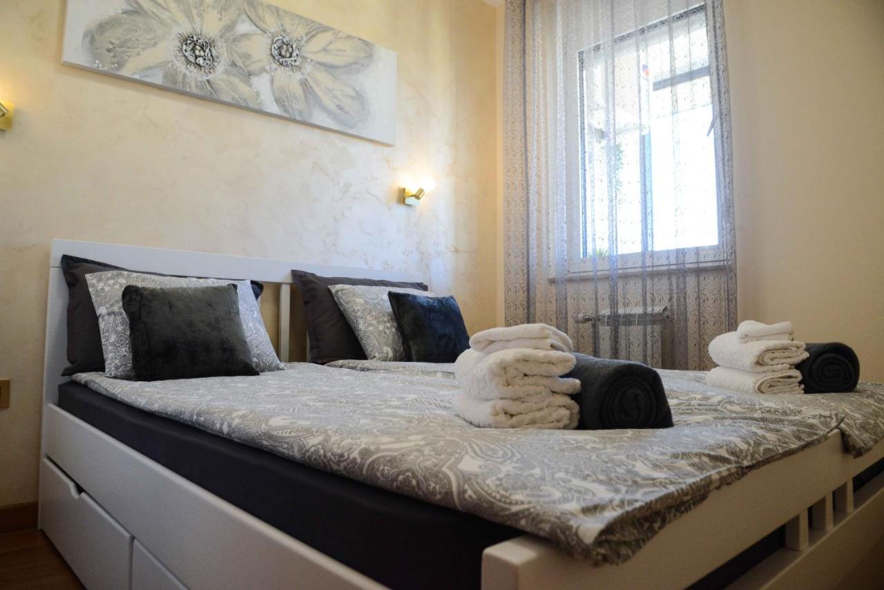 Tesla 70 Apartment With Secure Parking In The Garage Novi Sad Bagian luar foto